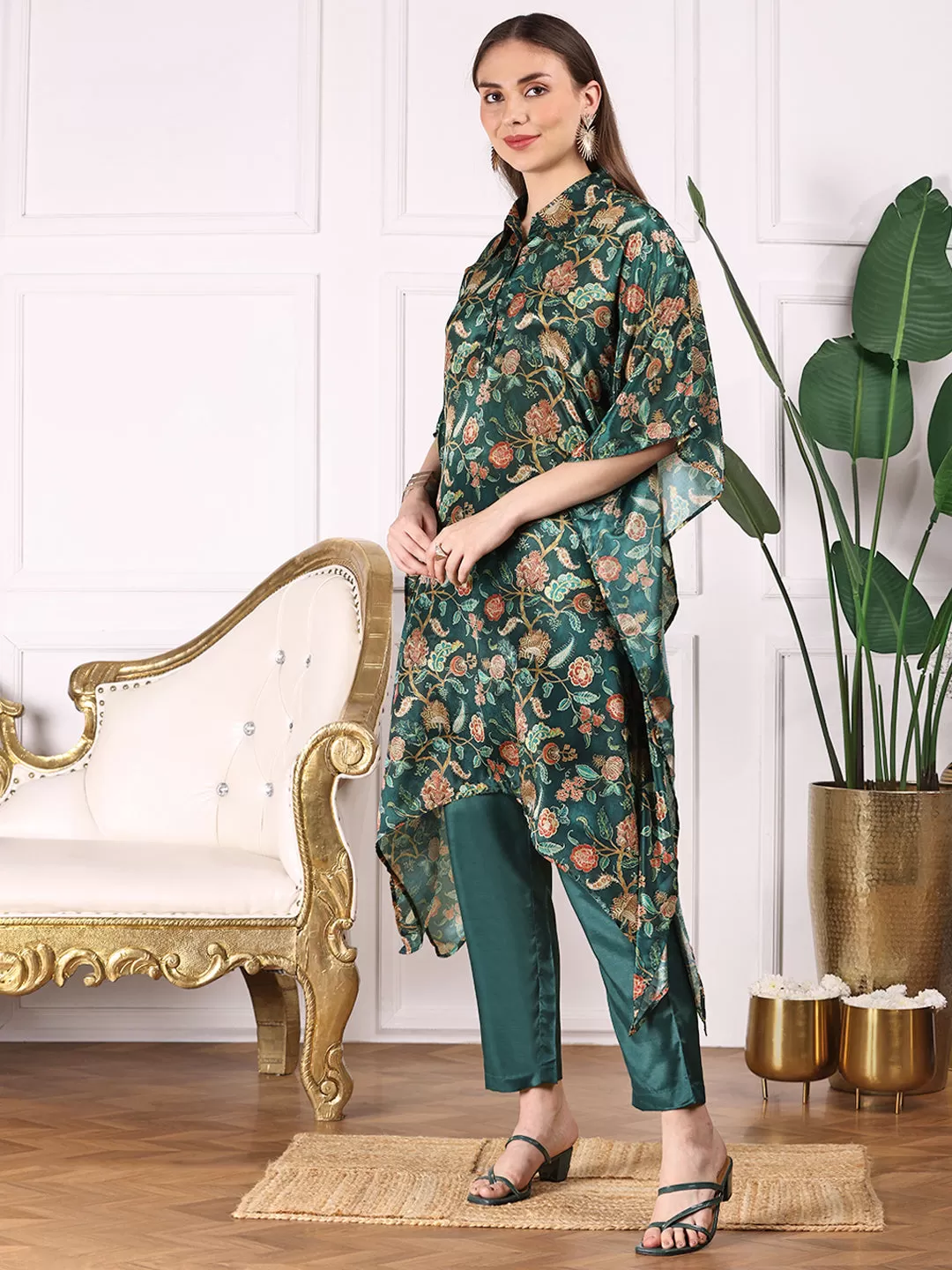 Ishin Women Green Floral Printed Asymmetric Kimono Sleeve Kaftan Kurta with Trousers