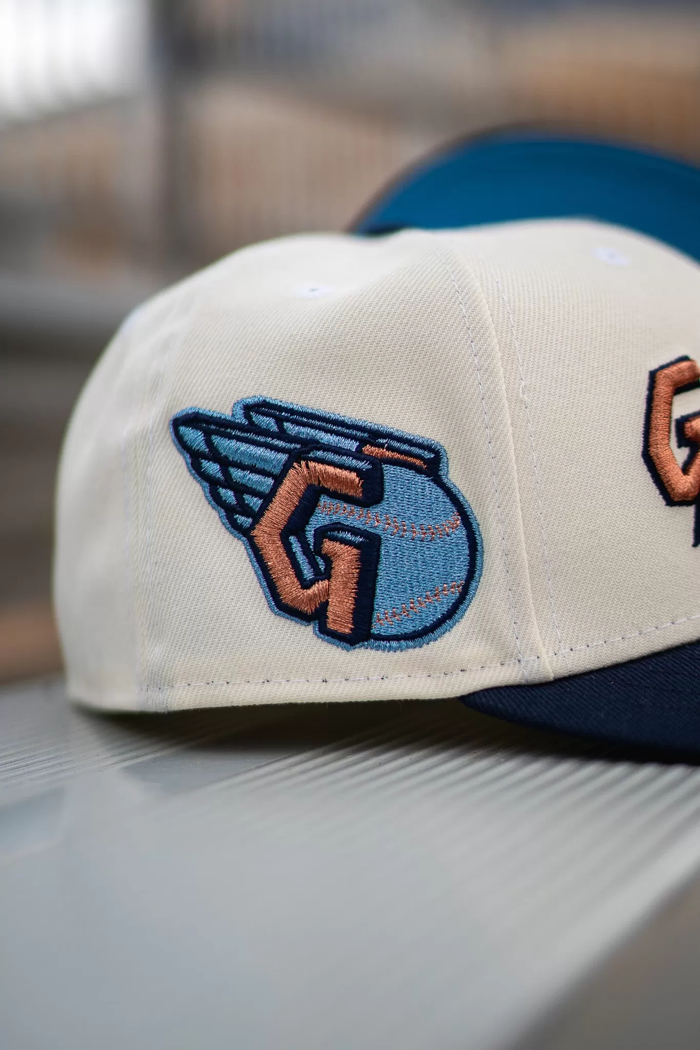 New Era Cleveland Guardians Sky UV (Off White/Navy)