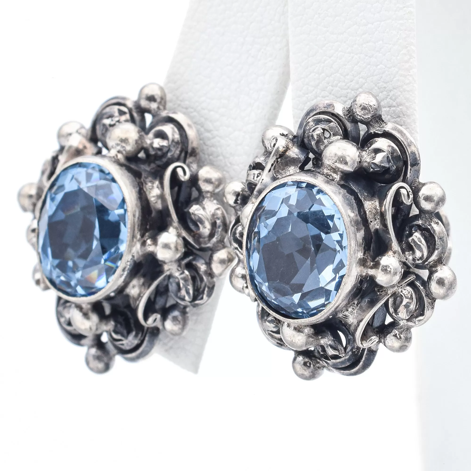 PERUZZI Florence 800 Silver Blue Topaz Floral Screw-Back Earrings